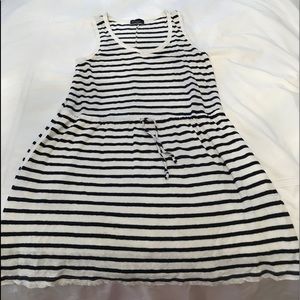 Gap women’s size S navy & white dress